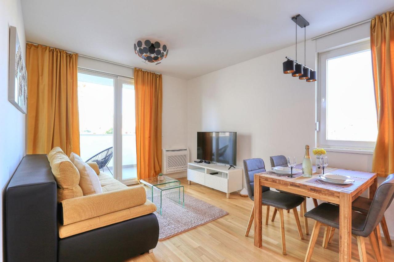 Apartament Barbara With Private Parking In The Garage Zadar Zewnętrze zdjęcie