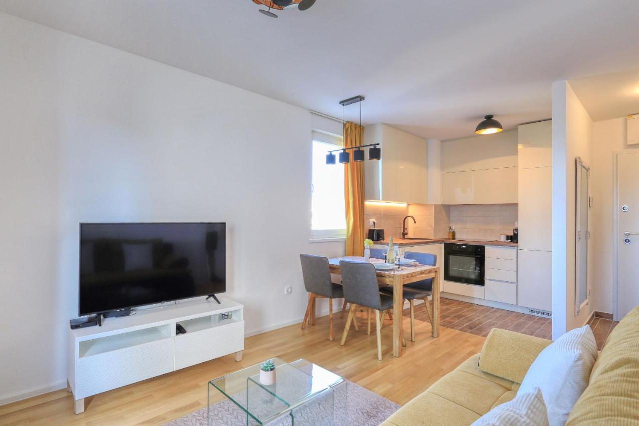 Apartament Barbara With Private Parking In The Garage Zadar Zewnętrze zdjęcie