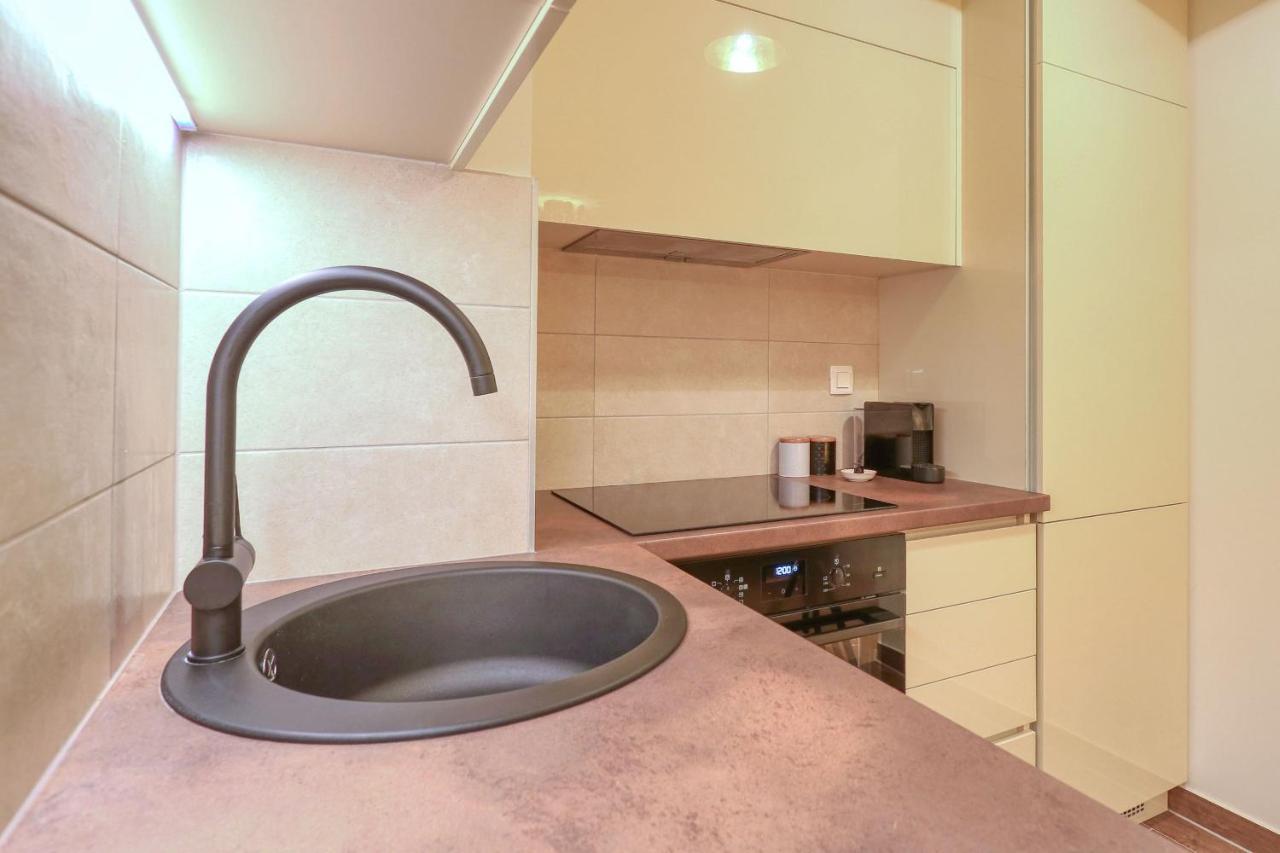 Apartament Barbara With Private Parking In The Garage Zadar Zewnętrze zdjęcie