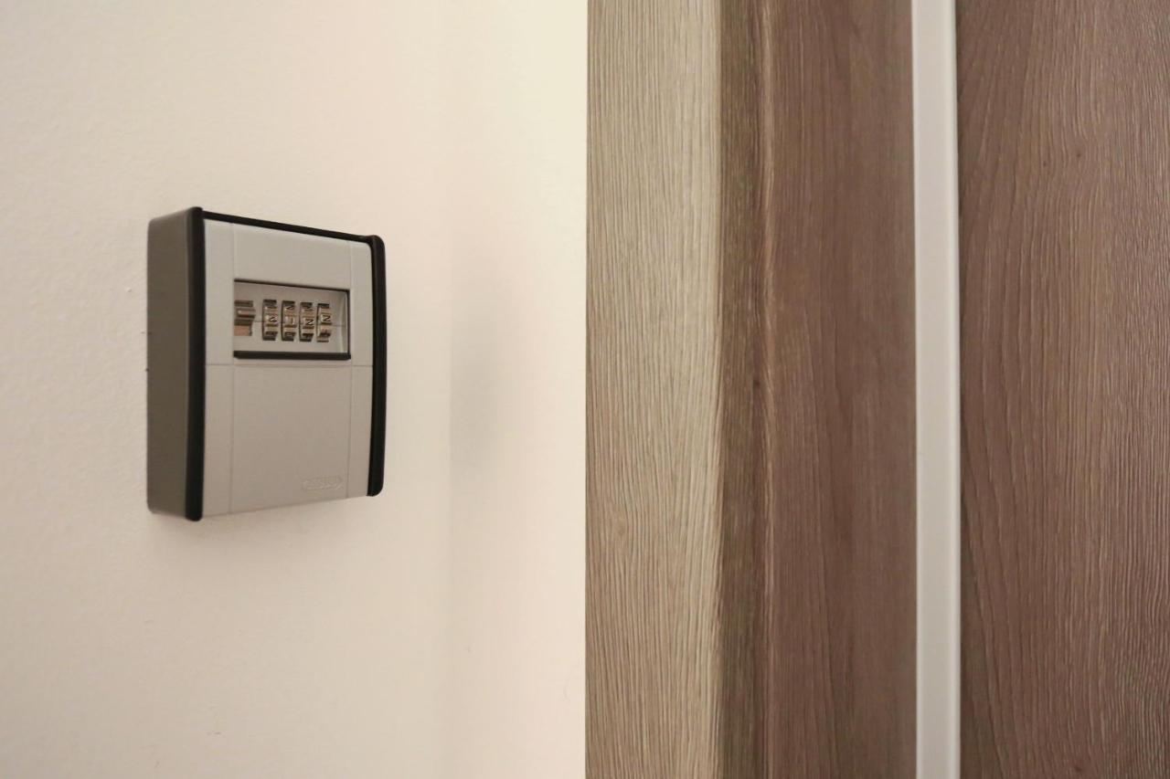 Apartament Barbara With Private Parking In The Garage Zadar Zewnętrze zdjęcie