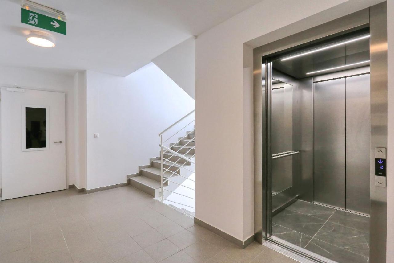 Apartament Barbara With Private Parking In The Garage Zadar Zewnętrze zdjęcie